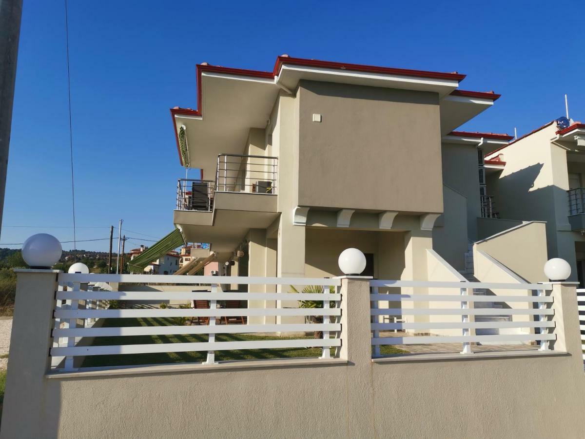 Mango Apartment Nikiti  Exterior photo